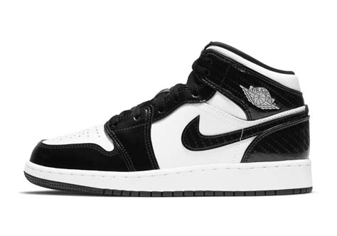 nike air jordan 1 mid schwarz|jordan 1 mid price.